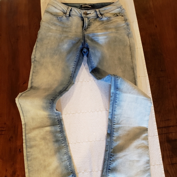 90s Vintage Light Wash Jeans - Picture 3 of 13